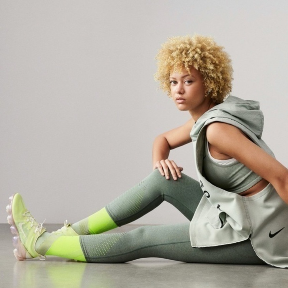 Nike Air VaporMax SE. Women’s Size 11.5, Men’s Size 9.5